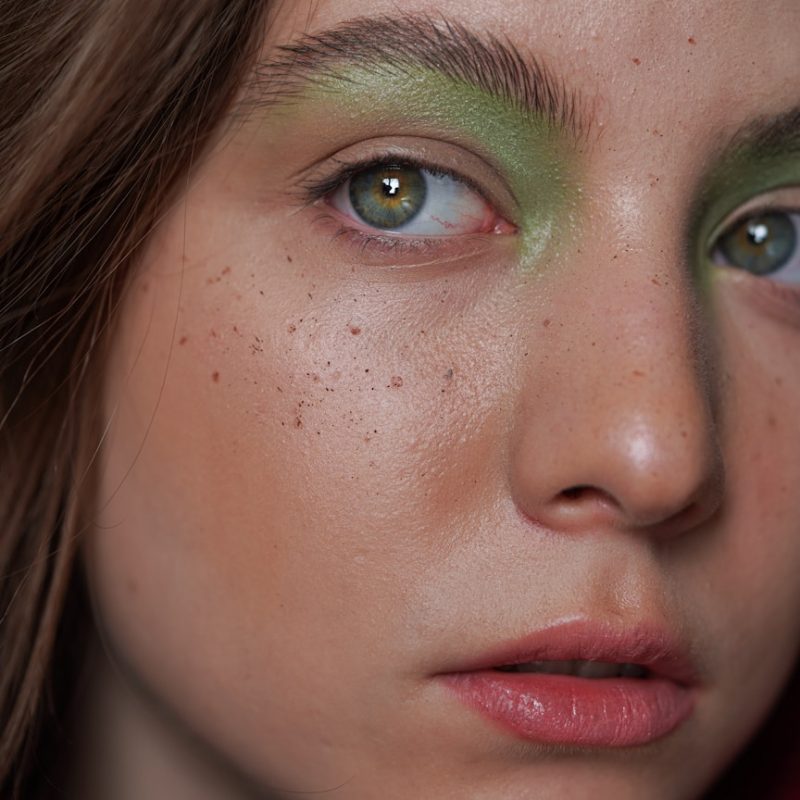 woman with green eyes and brown hair